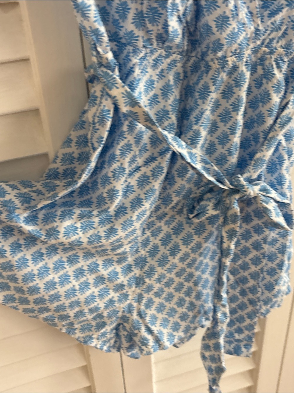 Cupshe Perspective Ornate Romper Blue and White Print Wrap Bust Shorts Romper S - Picture 3 of 15